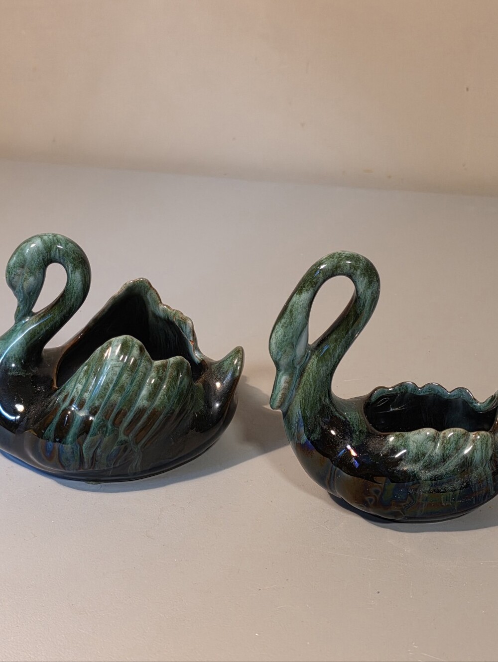 Vintage Blue Mountain Pottery Swans - Picture 9 of 9